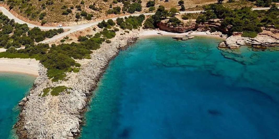 Türkiye’de Maldivler gibi bir yer var desek? Turkuaz renkli cennet mest ediyor: Bu koy görenleri büyülüyor 3